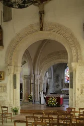 Mtazamo wa matao ya kanseli ya Romanesque swed